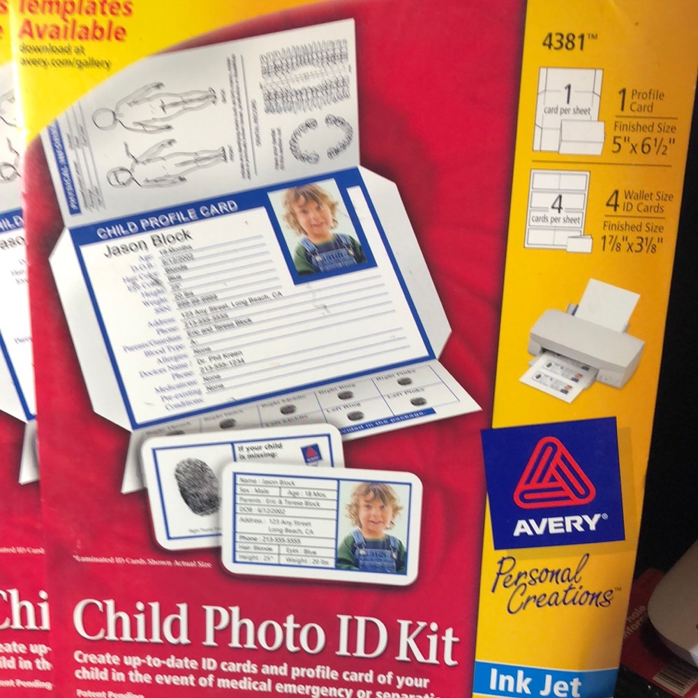 Avery White Photo ID Kit for Seamless Video Projects
